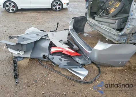 2015 Toyota Sienna Xle z USA, uszkodzony, nr VIN 5TDYK3DC9FS571348